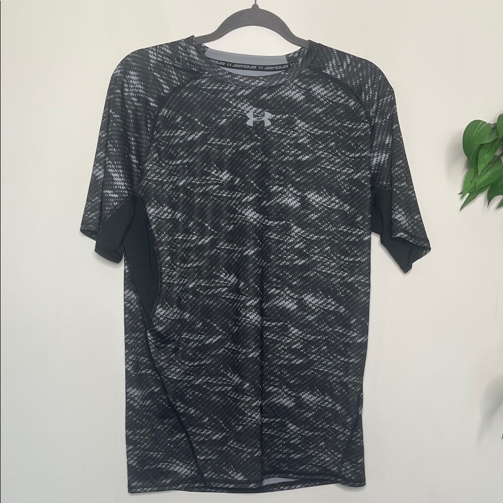 Under Armour Men's Dynamic Black and Gray Tee